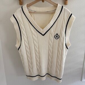 Vnook Preppy Cable knit Cream and navy V-neck sweater vest size L light academia